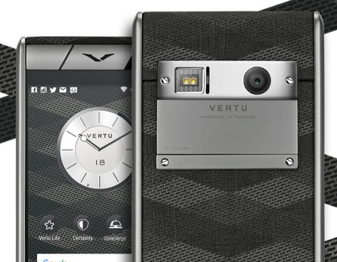 Корпус смартфона Vertu Aster Chevron выполнен с использованием титана и ткани