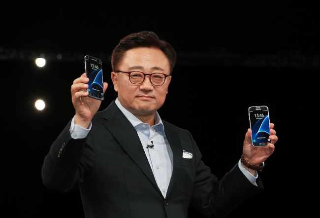 Samsung завершила расследование проблемы с Galaxy Note7 и передала данные независимым лабораториям, но результаты пока неизвестны