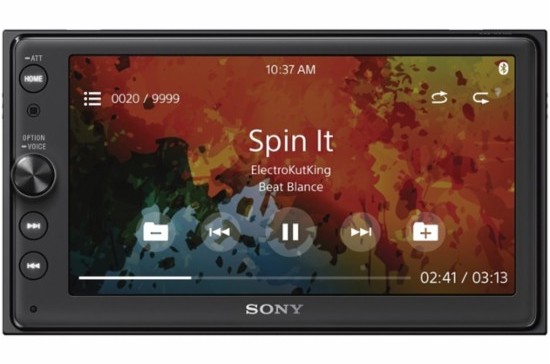 Головное устройство Sony XAV-AX100 с поддержкой Apple CarPlay и Android Auto поступило в продажу с небольшой задержкой