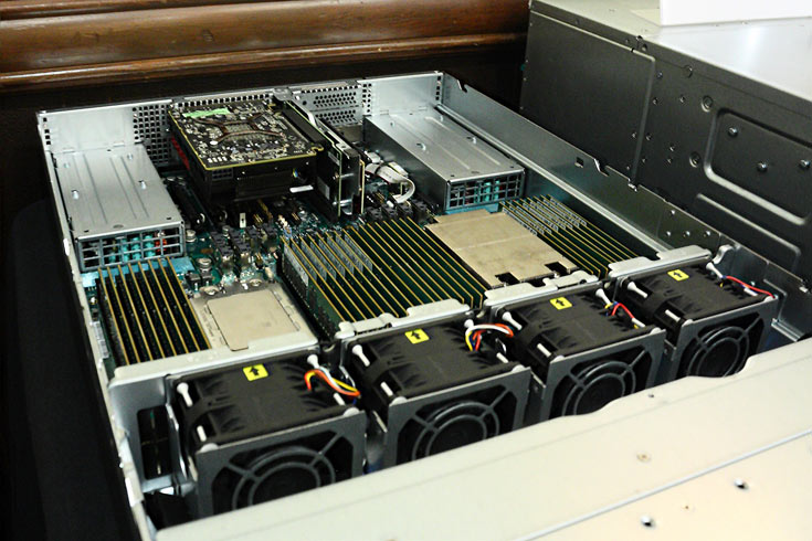 Референсная стойка со 120 ускорителями Radeon Instinct MI25 имеет производительность 3 PFLOPS