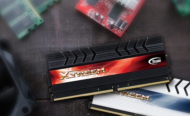 Модули памяти Team Group Xtreem DDR4-4000 объемом 4 ГБ работают с задержками CL18-22-22-40