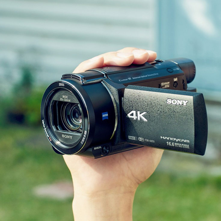 Видеокамера Sony Handycam FDR-AX53 поддерживает видео 4К
