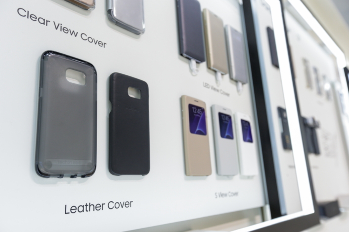 Samsung показала новые аксессуары для смартфонов