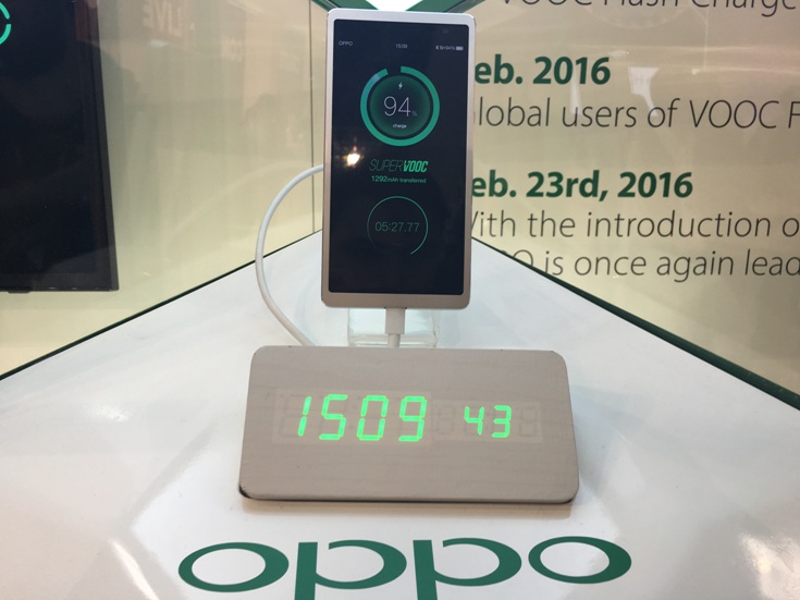 Oppo показала технологию быстрой зарядки Super VOOC Flash Charge