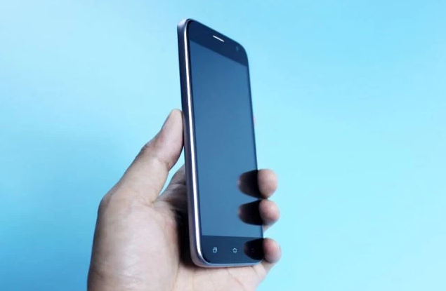 Смартфон Uhans A101 обещает быть неприхотливым, прочным и выносливым