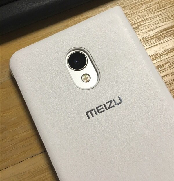 Смартфона Meizu MX6 лишили кольцевой светодиодной вспышки из-за большой схожести с Meizu Pro 6