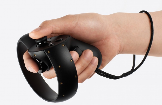 Шлем HTC Vive стал поддерживать контроллеры Oculus Touch