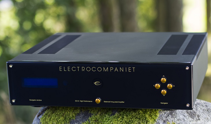Electrocompaniet ECI 6DS оснащен беспроводным адаптером и поддерживает стриминг из локальной сети