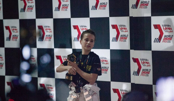 Первый чемпионат по гонкам дронов выиграл 15-летний Люк Баннистер 