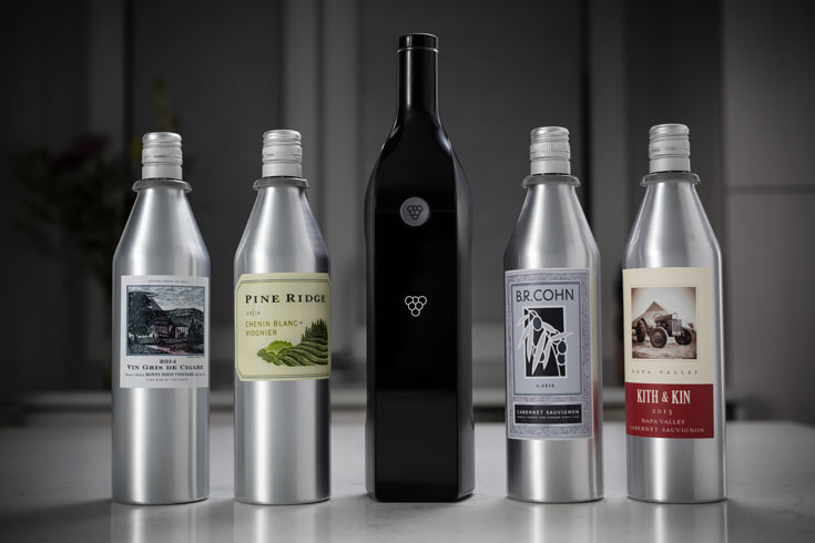 Разработчики называют Kuvee первой в мире умной винной бутылкой