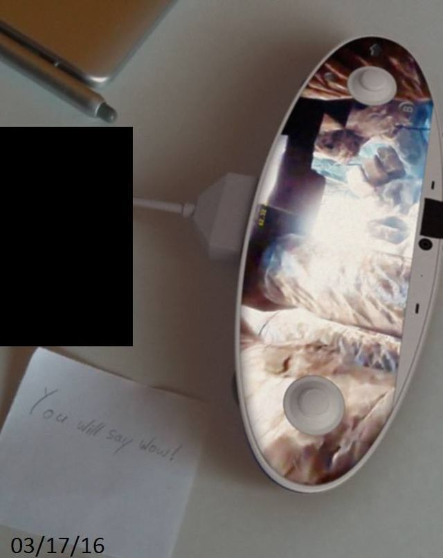 Опубликована первая фотография контроллера, который использует дисплей Sharp Free-Form Display