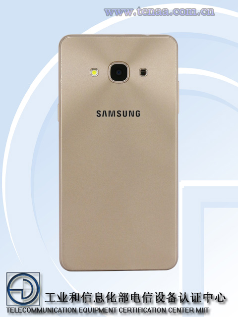 Смартфон Samsung Galaxy J3 (2017) оснащен дисплеем Super AMOLED размером 5,1 дюйма