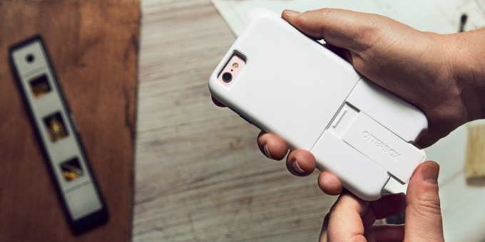 Чехол Otterbox Universe позволяет подключить к iPhone множество различных аксессуаров
