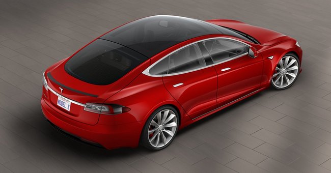 Электромобиль Tesla Model S теперь предлагается в версии со стеклянной крышей за дополнительные $1500
