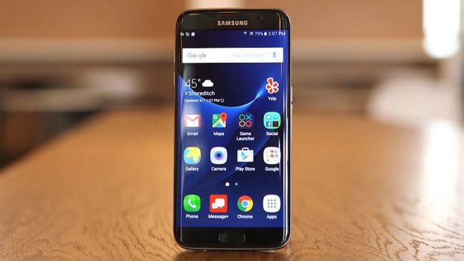 Смартфон Samsung Galaxy S7 Edge является самым безопасным в плане излучения среди популярных смартфонов