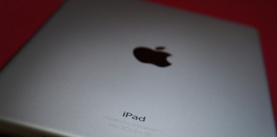 Производство нового планшета iPad с дисплеем диагональю 10,5 дюйма должно начаться уже в декабре