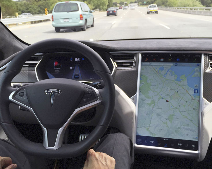 Tesla планирует запуск собственного сервиса такси