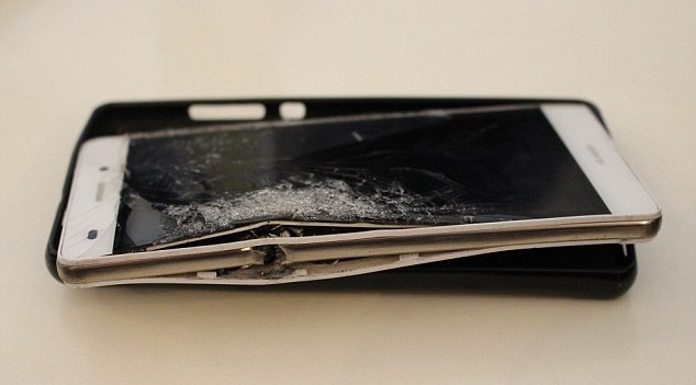 Смартфон Huawei P8 Lite спас жизнь человеку, остановив пулю грабителя
