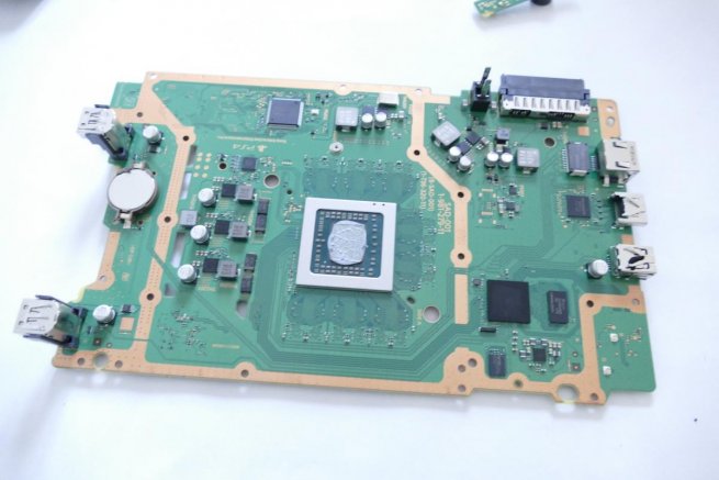 APU для PS4 Slim производят по современному техпроцессу