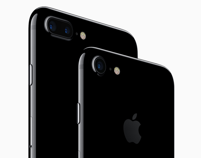 Все смартфоны iPhone 7 Plus, а также iPhone 7 в цвете Jet Black распроданы перед сегодняшним стартом