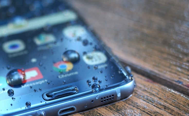 Samsung Galaxy S8 получит изогнутый дисплей по умолчанию