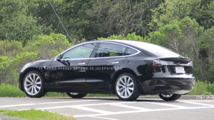 Tesla Model 3 не получит комбинации приборов перед рулём