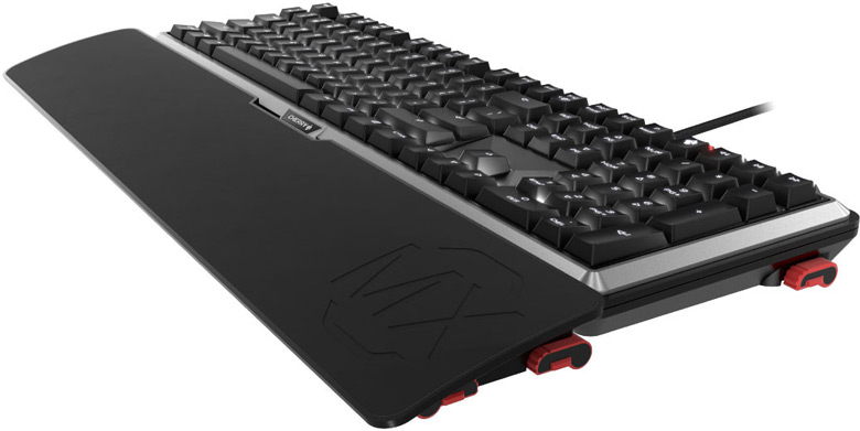 Надписи на клавишах клавиатуры Cherry MX Board 5.0 выполнены эксклюзивным шрифтом