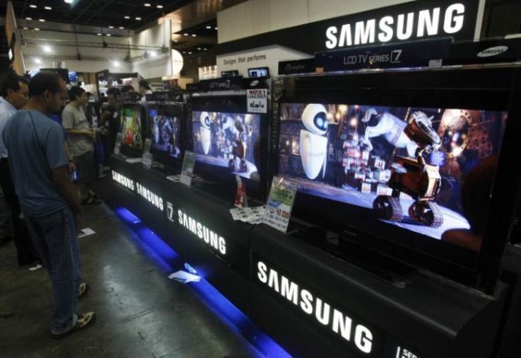 Samsung Electronics ведет переговоры с LG Display о закупке панелей для телевизоров