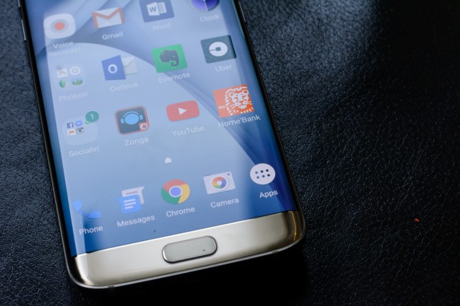 Samsung    Android 7.0 Nougat   Galaxy S7  S7 Edge