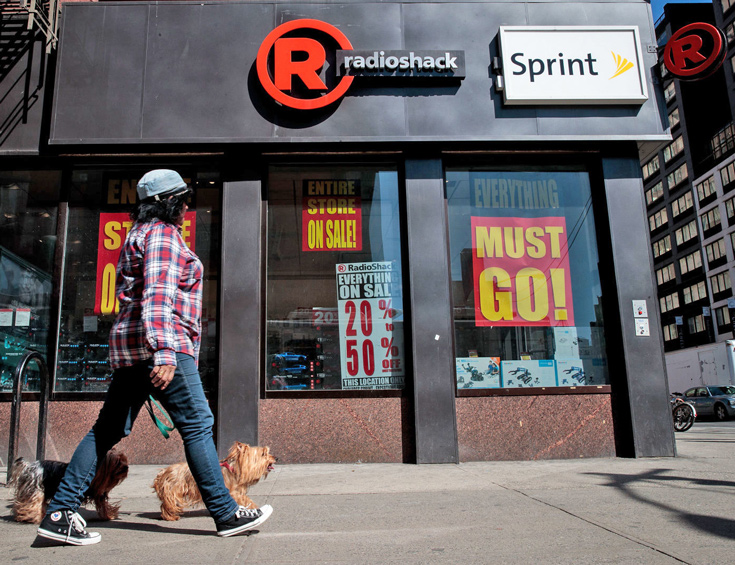 По мнению кредиторов RadioShack, компания Sprint нарушила условия договора