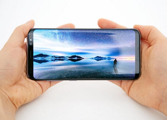 Samsung выпустит смартфон с экраном Infinity Display диагональю менее 5 дюймов