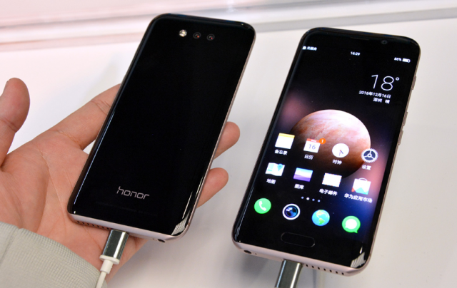 Инновационный смартфон Huawei Honor Magic подешевел до $410