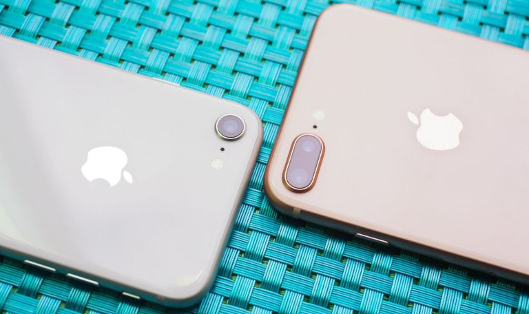 Apple сократит производство iPhone 8 вдвое