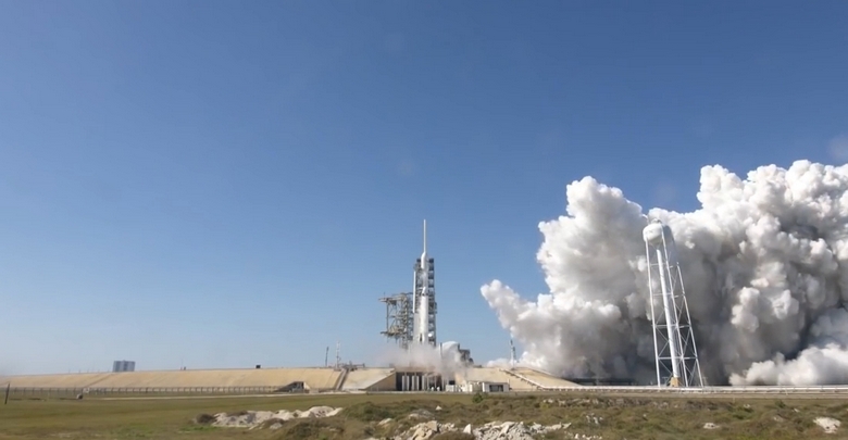 Falcon Heavy успешно прошла процедуру тестирования всех двигателей