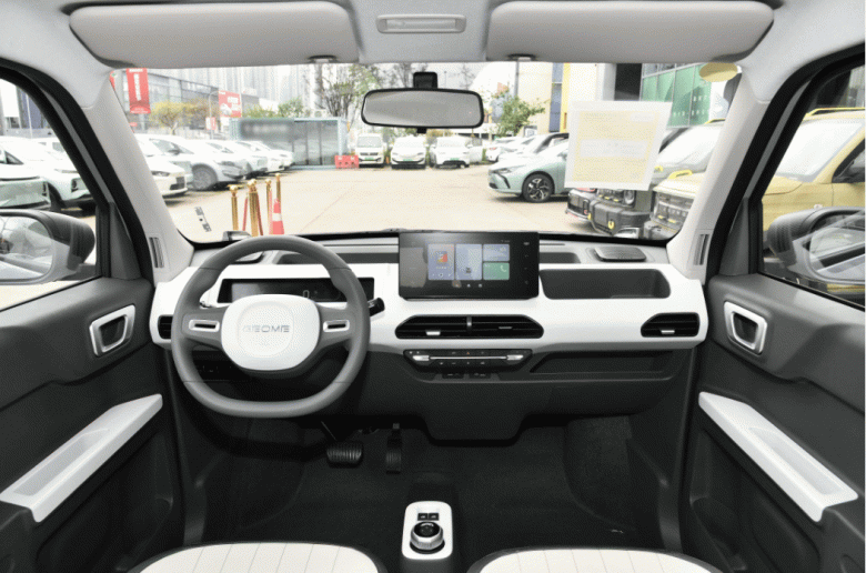 Новый современный автомобиль Geely дешевле $7000. Продажи Panda Mini EV — Go Kart Edition начнутся уже 9 мая в Китае