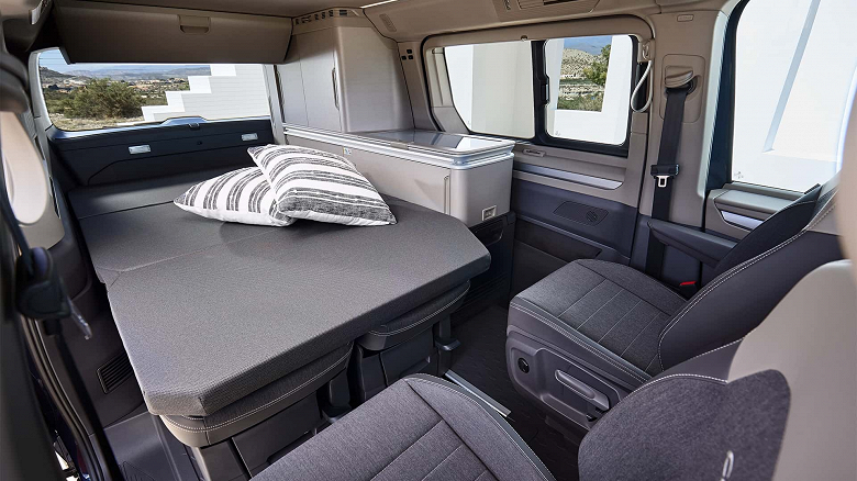 Представлен Volkswagen California 2024 с двуспальной кроватью, кухней, палаткой на крыше, розетками 230 В и массой других полезных вещей