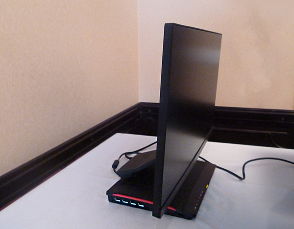 Esprimo X913-T, имеет веб-камеру и микрофон для видео-конференций