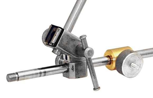 крепление с помощью втулок и осей с резьбой 3/8 и 1/4 дюйма