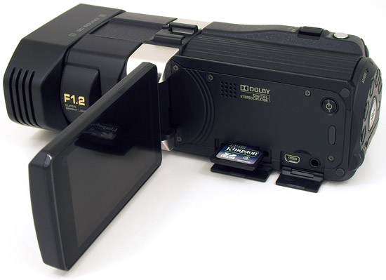 3D-видеокамера JVC GS-TD1