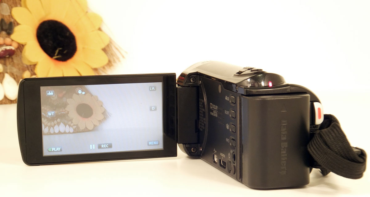 Видеокамера JVC GZEX215