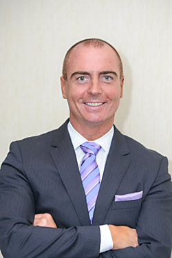 Джон Бёрн (John Byrne), старший вице-президент и директор по продажам AMD