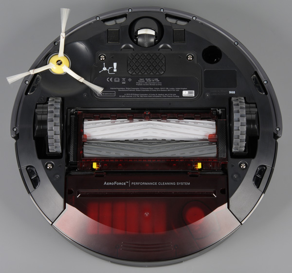 робот-пылесос iRobot Roomba 960, вид снизу