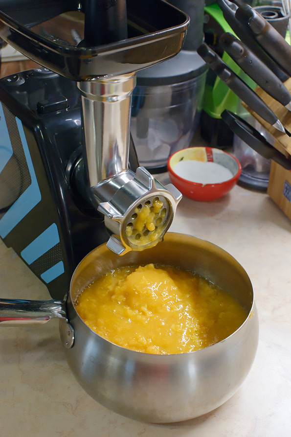 Мясорубка Kitfort KT-2101 Carnivora