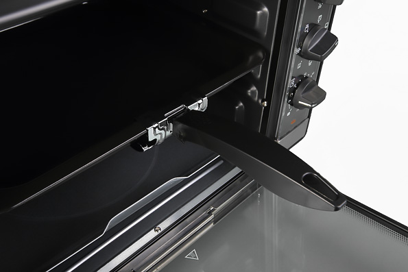 Компактная электрическая духовка Rommelsbacher BG 1550 с грилем и конвекцией