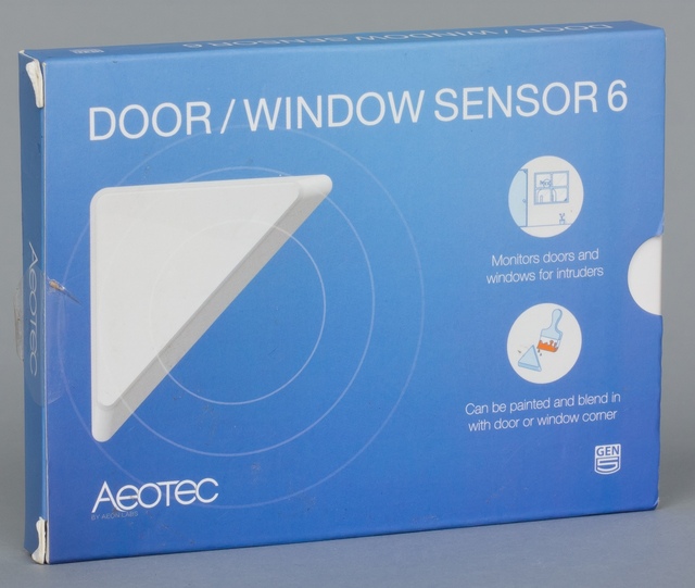 Упаковка Aeotec Door Window Sensor 6 (ZW112)