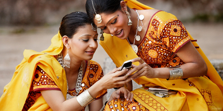 1446201508_o-women-india-technology-face