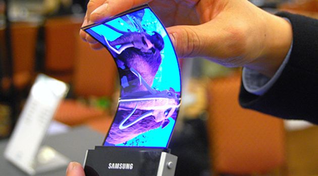 Специалисты считают, что смартфон Samsung Galaxy X со сгибающимся дисплеем не выйдет в следующем году
