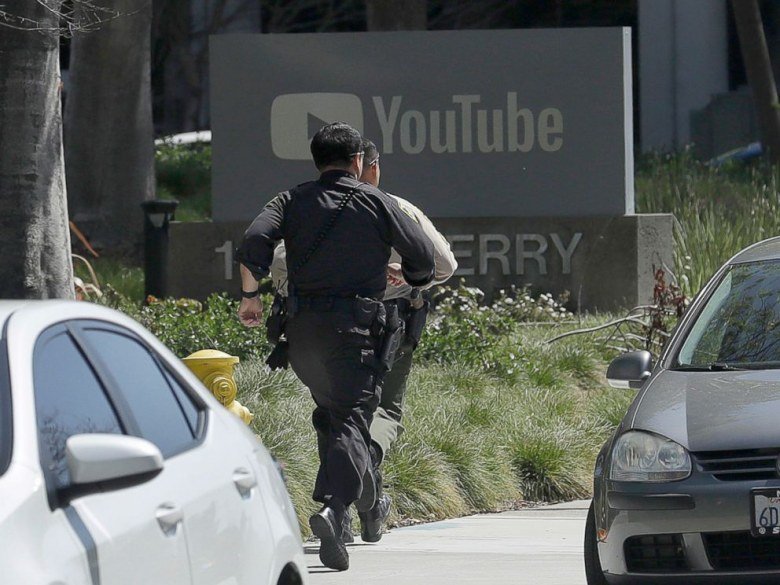 Стрельба в штба-квартире YouTube: четверо раненных, стрелок погиб