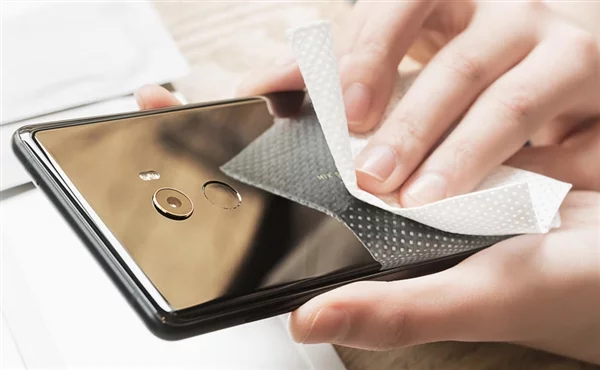 Xiaomi выпустила салфетки для очистки мобильных устройств
