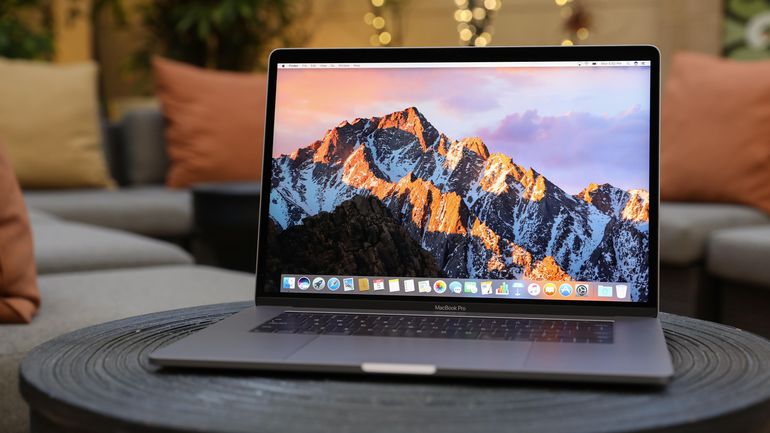 apple-macbook-pro-touch-bar-15-inch-2017